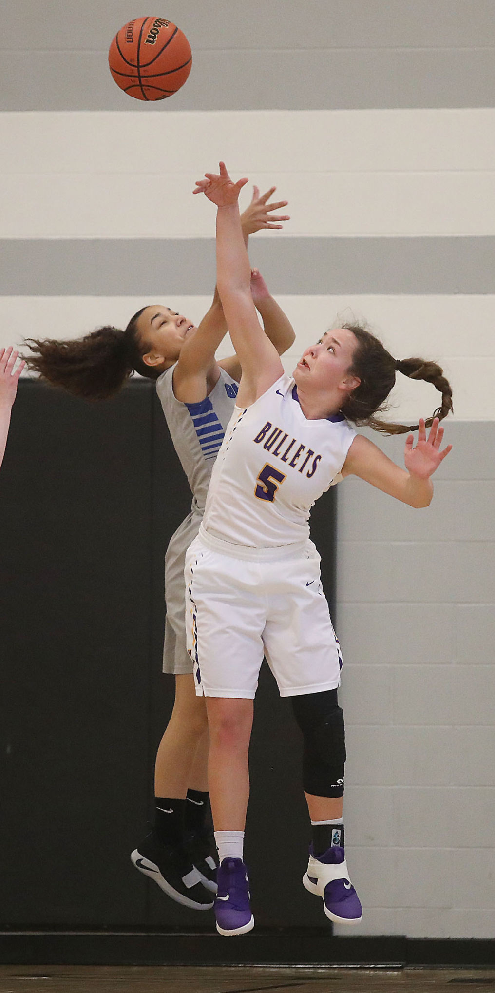 MacArthur vs Williamsville girls basketball 13 12.27.18.jpg